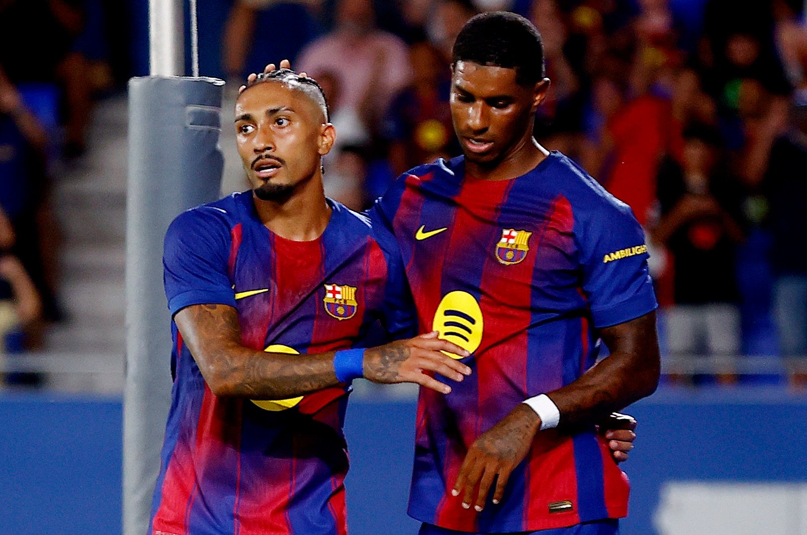 2025 08 10T201437Z 1063172485 UP1EL8A1K8CDH RTRMADP 3 SOCCER FRIENDLY FCB COM 1754897566