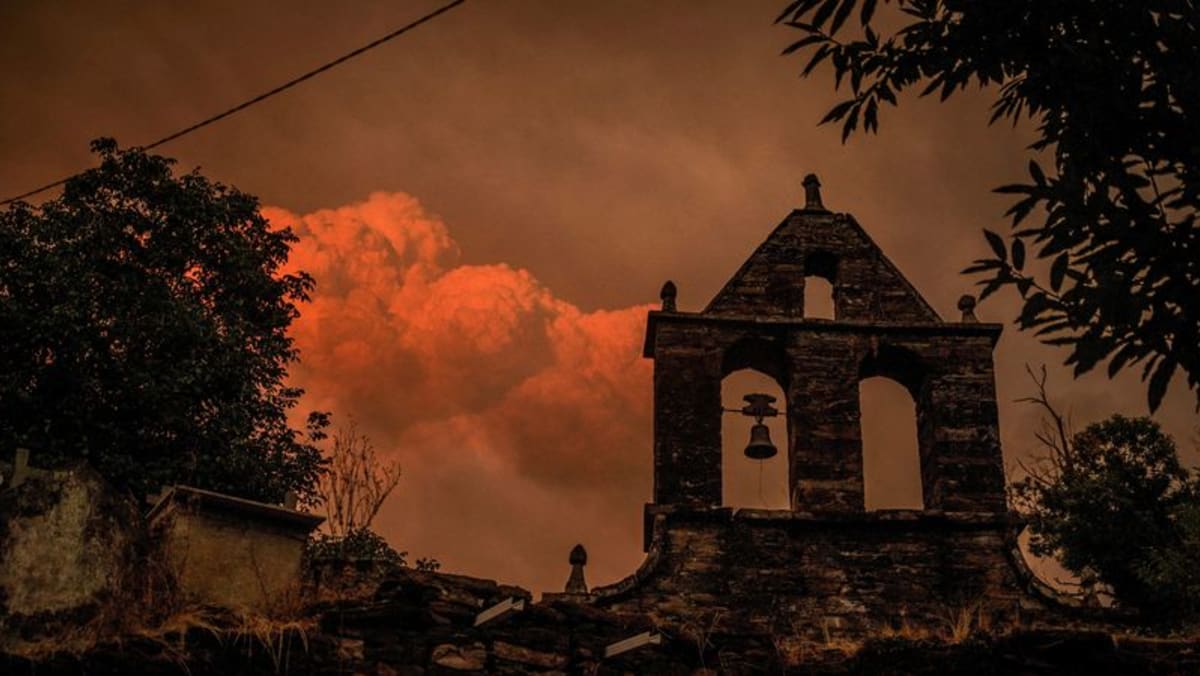 Record Spanish wildfires close part of Camino de Santiago route