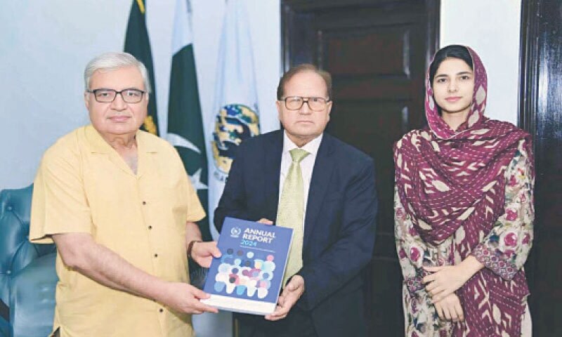 Report on minorities demands ban on manual opening of manholes - Newspaper