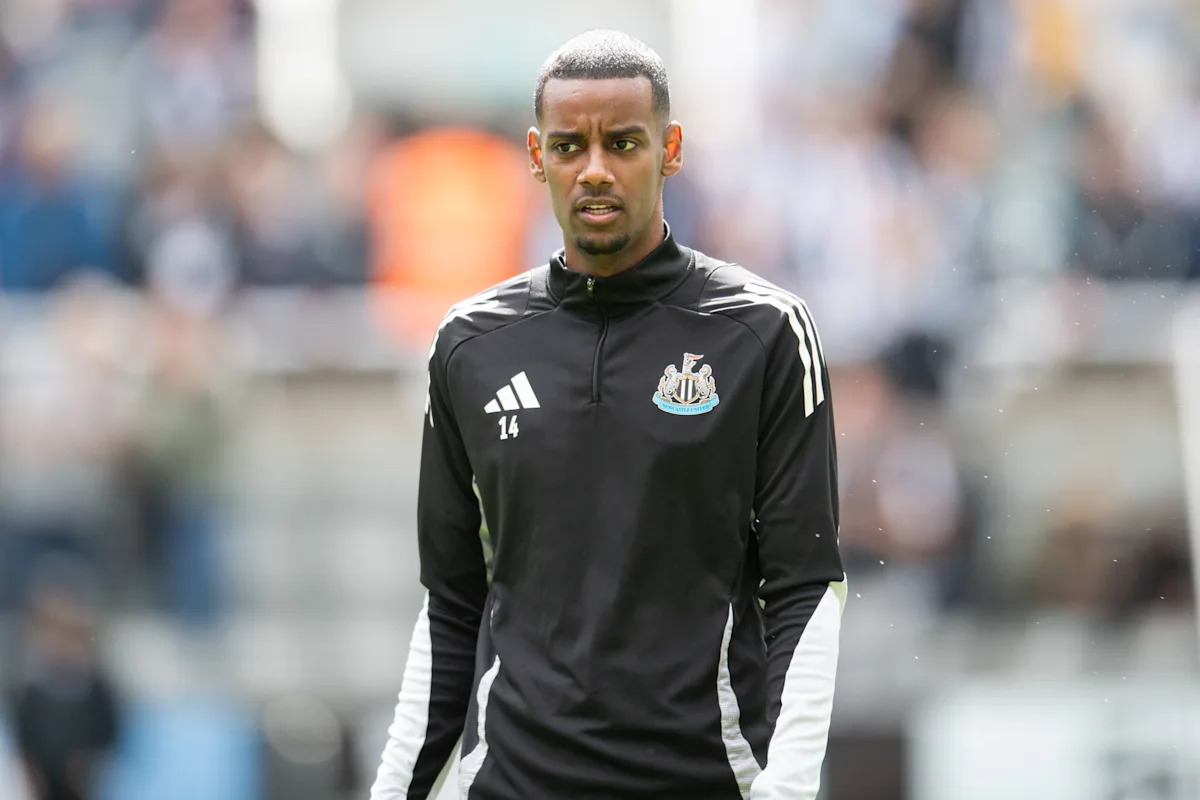 Former Liverpool Star Hits Out on Social Media over Alexander Isak Saga