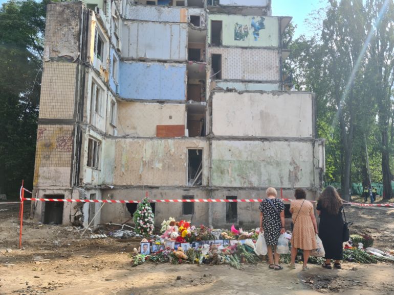 After one of Russia’s deadliest attacks, Kyiv residents lose hope for help | Russia-Ukraine war News