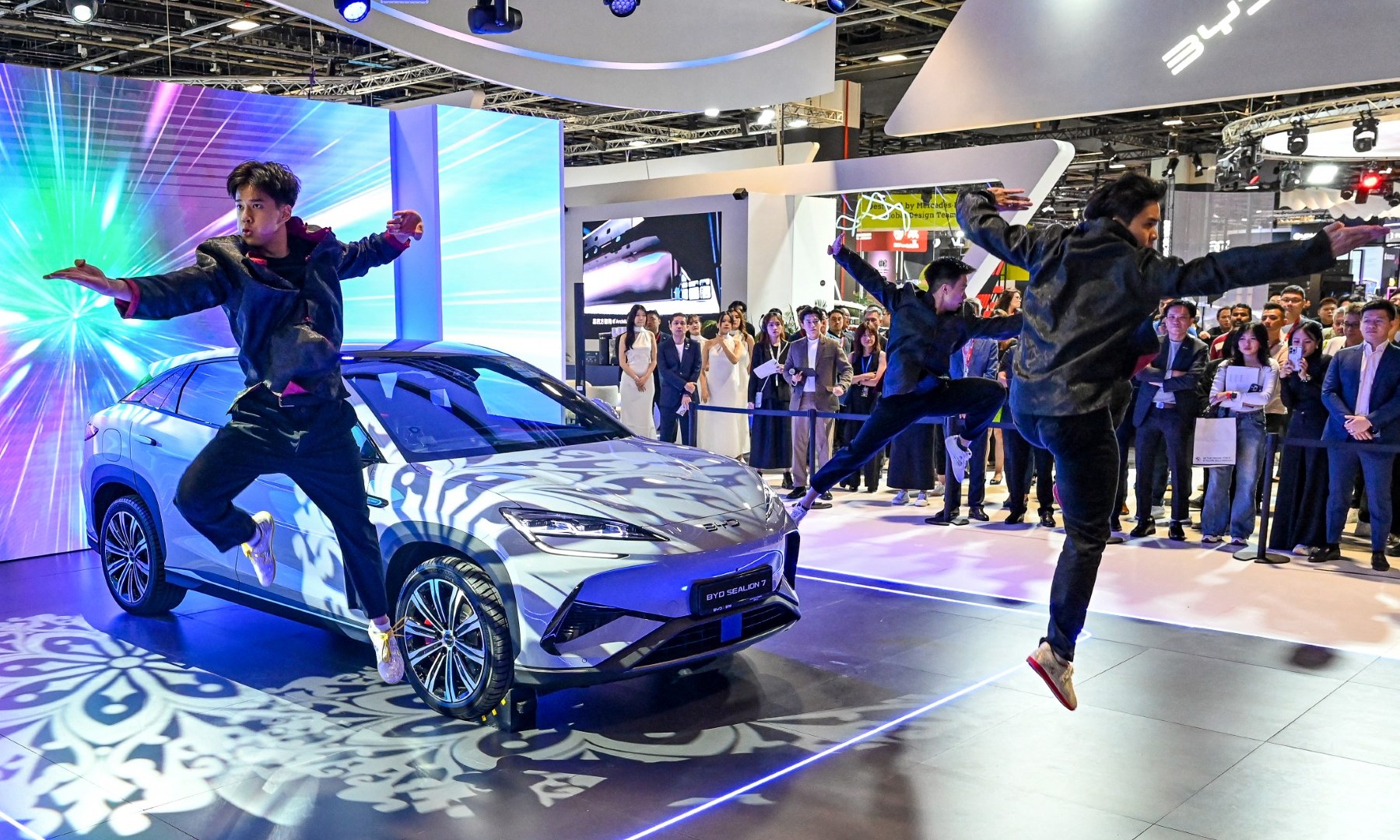 AFP  20250109  36TD6AV  v1  MidRes  SingaporeAutoShow 1754970985