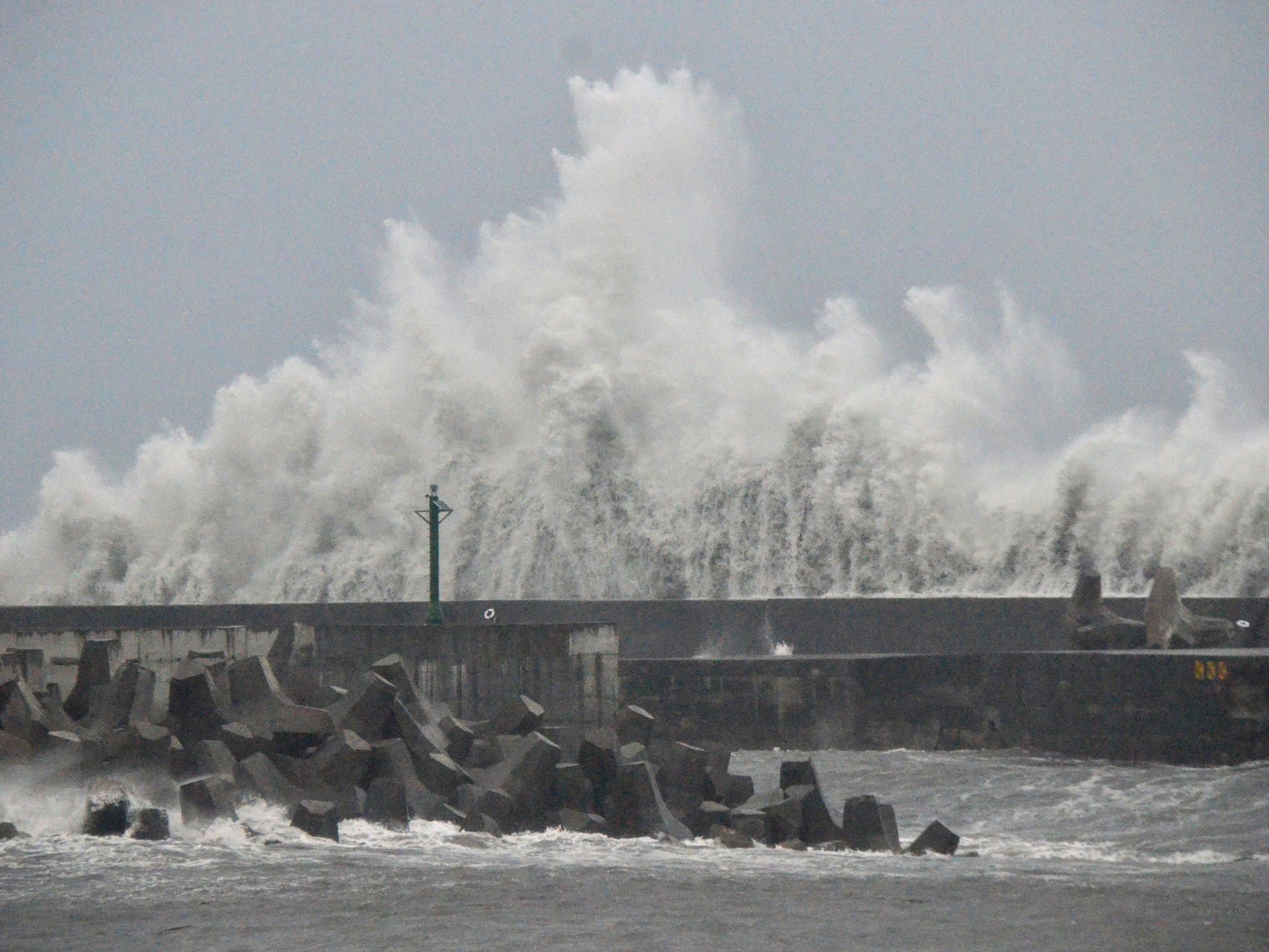 AFP  20250813  69EB3G3  v3  HighRes  TopshotTaiwanWeatherTyphoon 1755055942