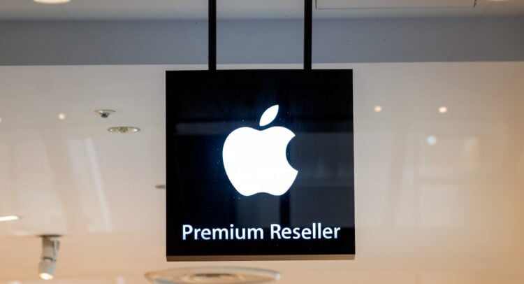 Apple Stock (NASDAQ:AAPL) Notches Up on New iPhone 17 Rumors Based on Logo Art