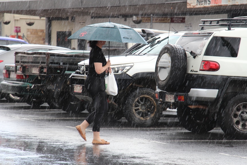 High rainfall totals and thunderstorms forecast for south-east Queensland