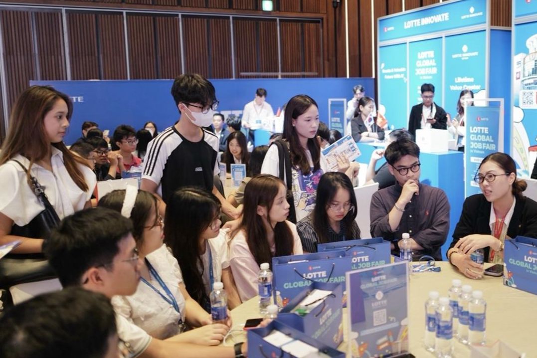 Lotte courts job seekers in Vietnam