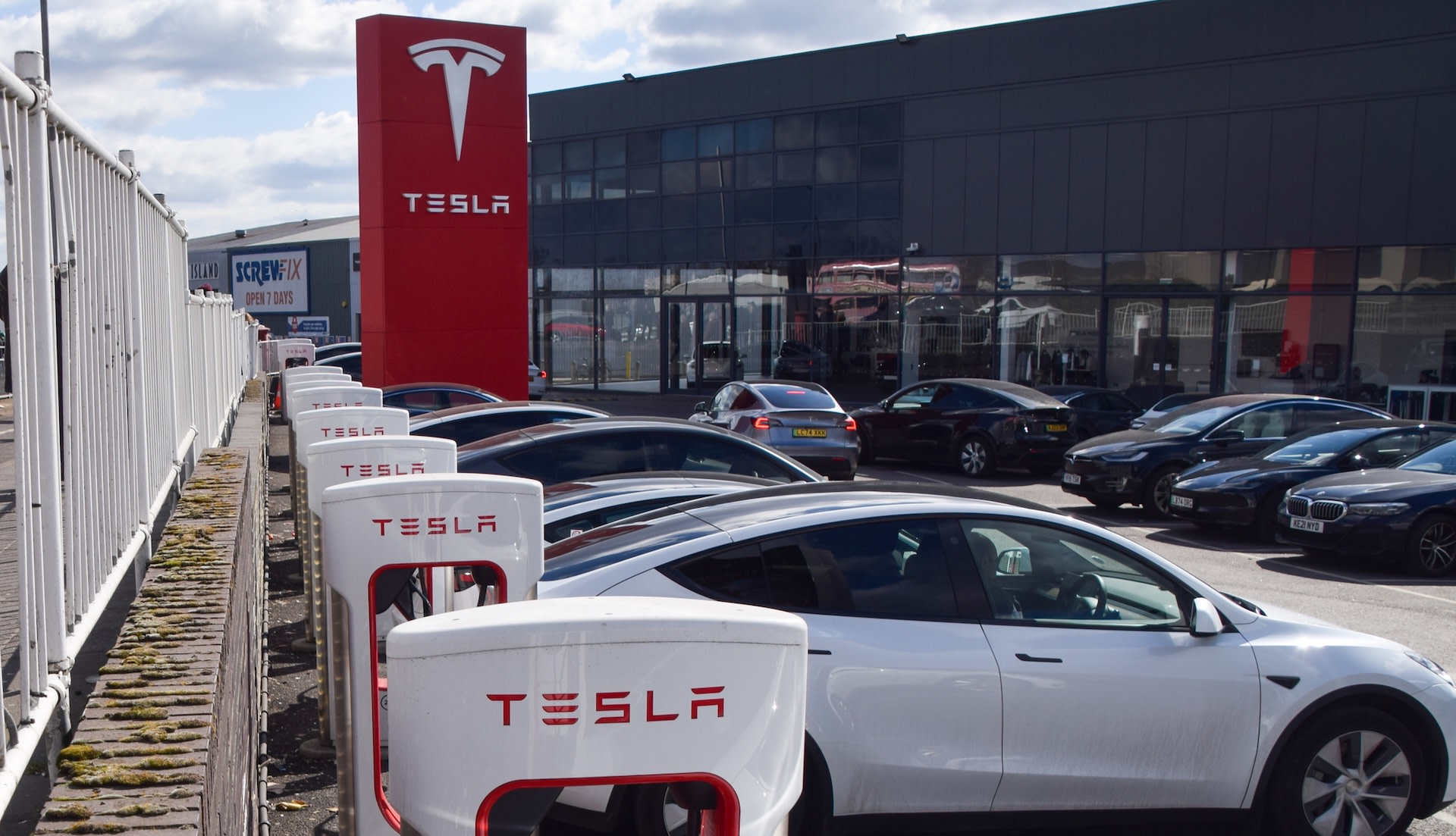 Elon Musk issues ominous warning to people betting against Tesla: 'They will be obliterated'