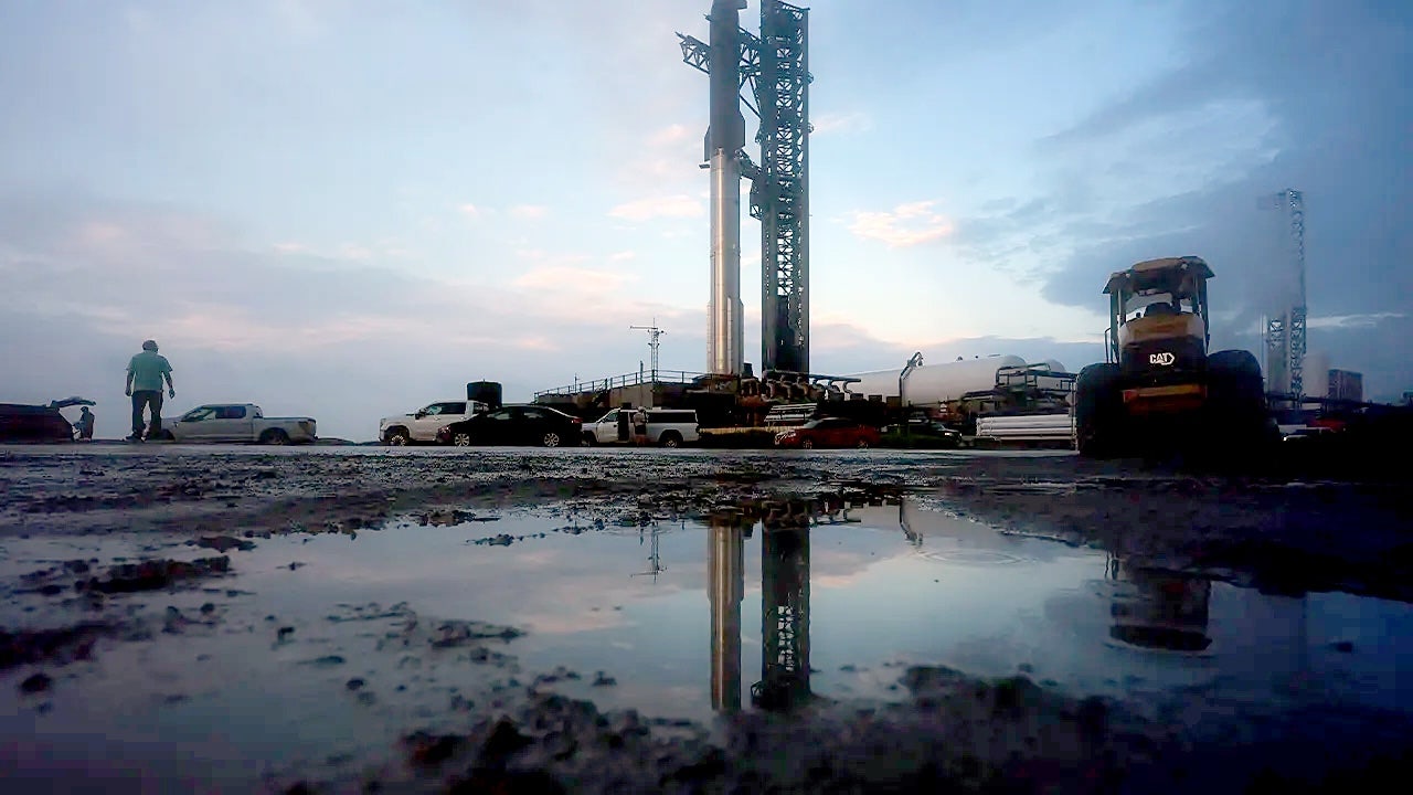 SpaceX Starship attempts 10th test flight Monday after tech issue