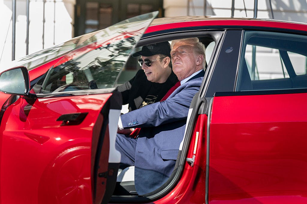 Trump is talking about Musk again — but not inviting him to the White House