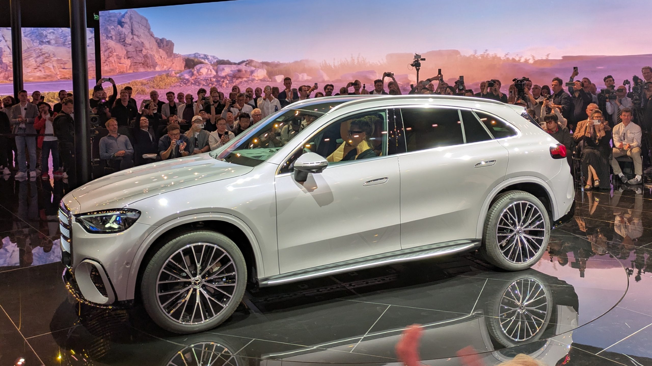 New Mercedes GLC to launch first as EV in challenge to BMW iX3 - Automotive News 1 New Mercedes GLC to launch first as EV in challenge to BMW iX3 - Automotive News