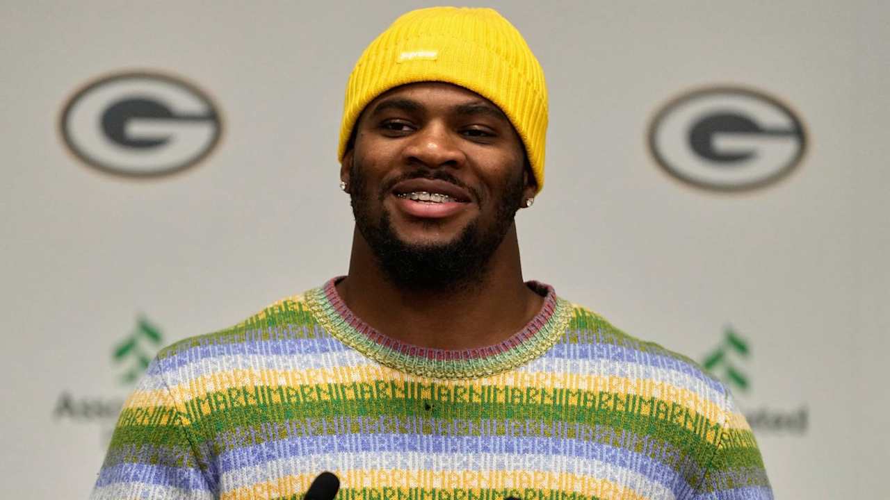 Micah Parsons (back) listed as questionable for Packers vs. Lions on Sunday