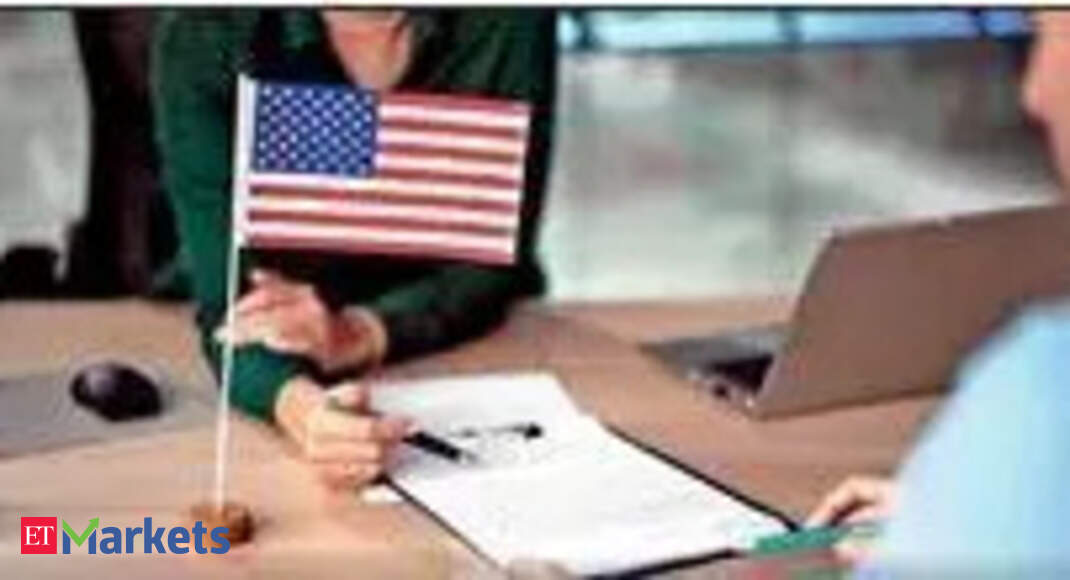 Fed faces rate-cut dilemma amid slowing jobs and sticky inflation - US Labor Market Cools 1 Fed faces rate-cut dilemma amid slowing jobs and sticky inflation - US Labor Market Cools