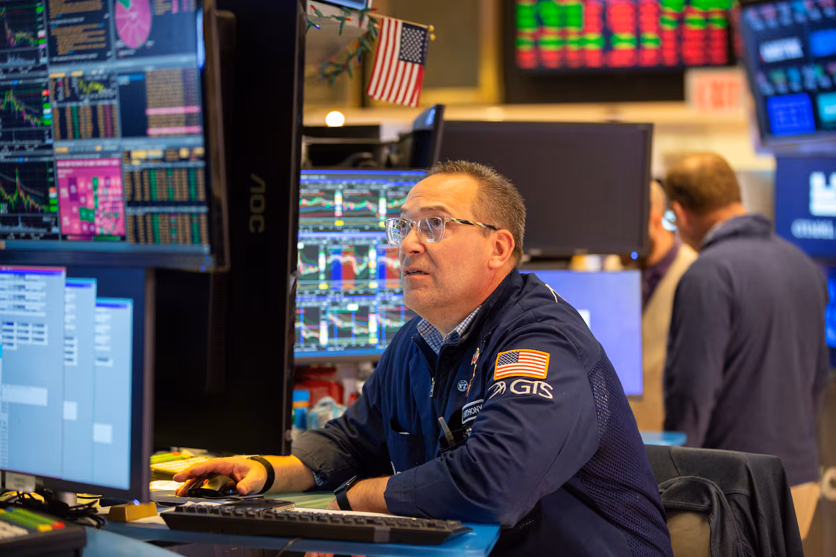 Stock market today: Major indexes end lower as oil flirts with US$100 and Canada reels from ‘brutal’ jobs data