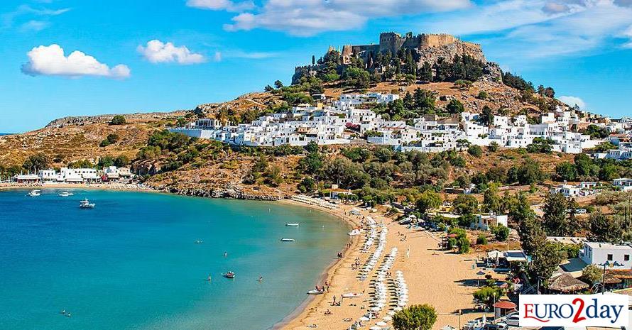 The tourist season starts with 85,000 job vacancies