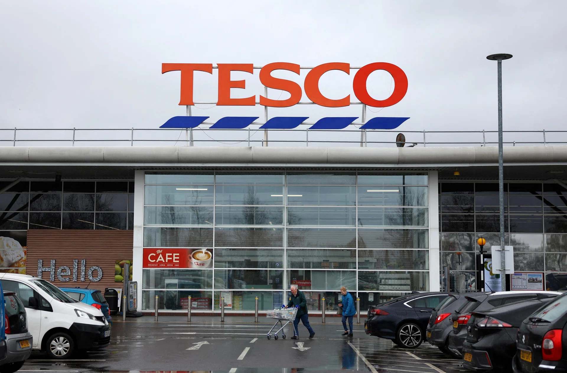 UK's biggest retailers cut 18,000 jobs amid rising taxes and wages